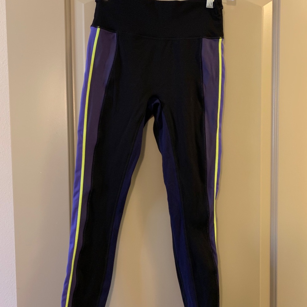 Fabletics Motion365 legging Blk/Purple/Yellow